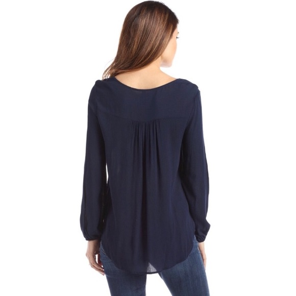 💥 SALE Gauzey Crochet Trim Pleated High Low Blouse Navy - Picture 2 of 3